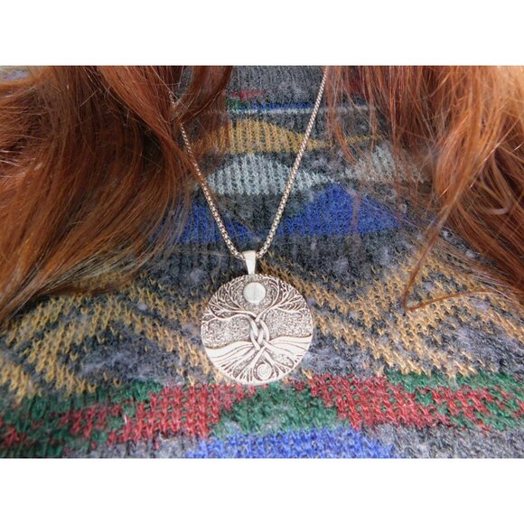 Celtic Tree of Life Pendant Necklace Moon Symbol Spiritual Amulet - Picture 7 of 9